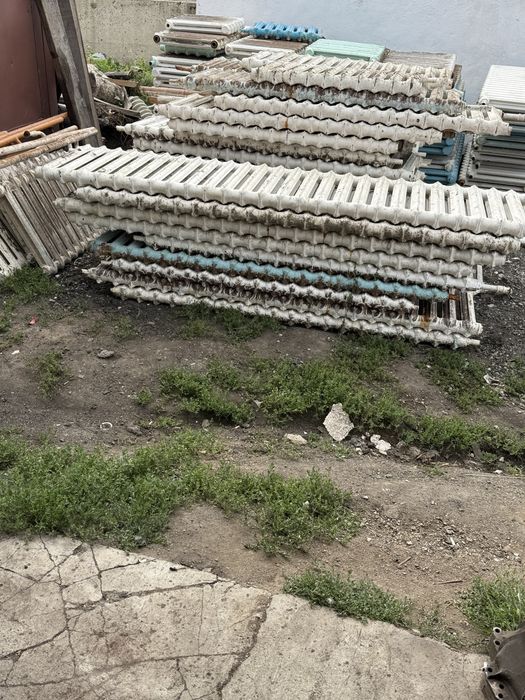 продам отопительные чугунные батареии