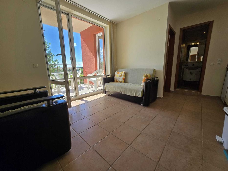 Продава се Тристаен апартамент в к.к. Слънчев бряг - 65 кв.м за 1154 €/кв.м - Снимка #1