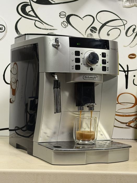 Кафемашина кафе автомат delonghı magnifica S с гаранция