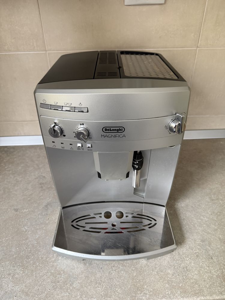 Expresor espressor aparat de cafea Delonghi GARANTIE 6 LUNI
