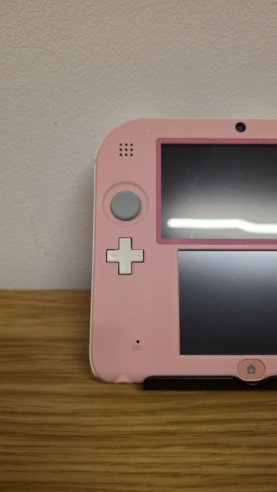 Nintendo 2DS, Modat, 1500 jocuri, 18 in 1