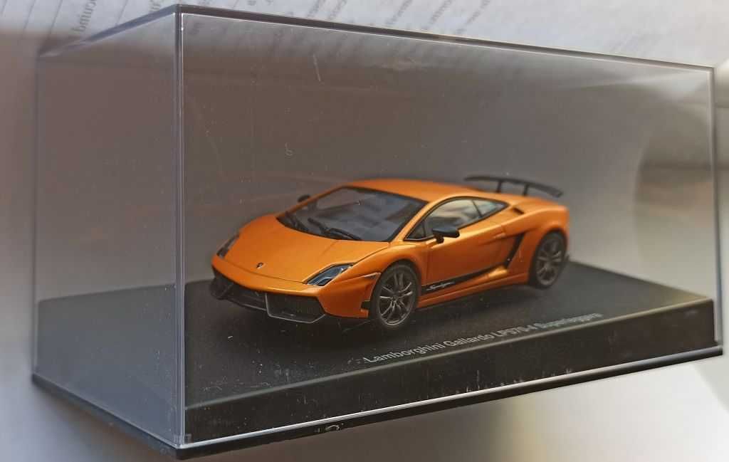 Macheta Lamborghini Gallardo LP 570-4 Superleggera 2010 - AutoArt 1/43