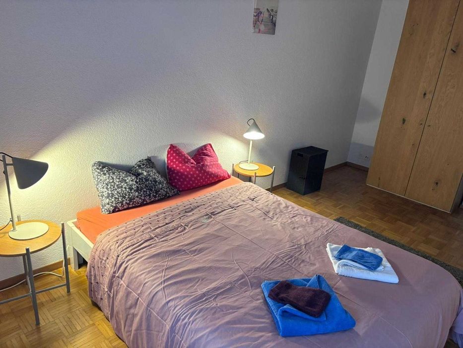 Дава се под наем Тристаен апартамент в София, Център - 80 кв.м за 484.5 € - Снимка #2