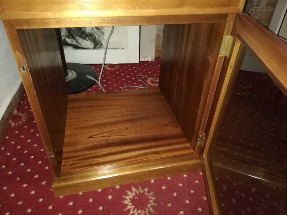 Rack din Lemn masiv pentru aparatura Hi Fi