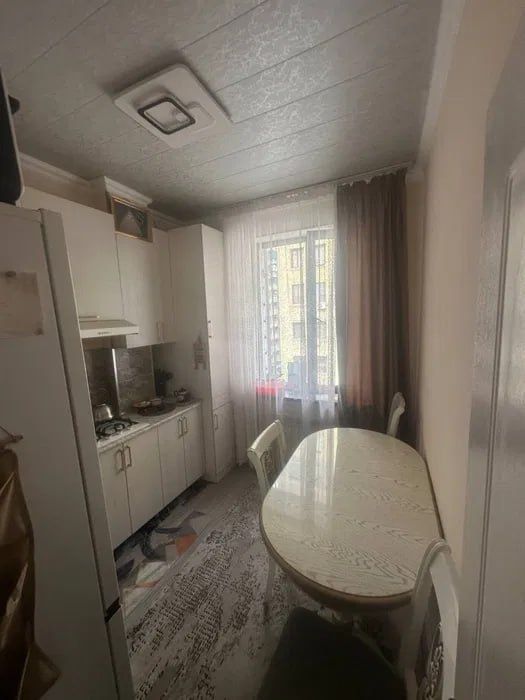 Продаю 1 комнатную квартиру около метро Янгихаёт 7а