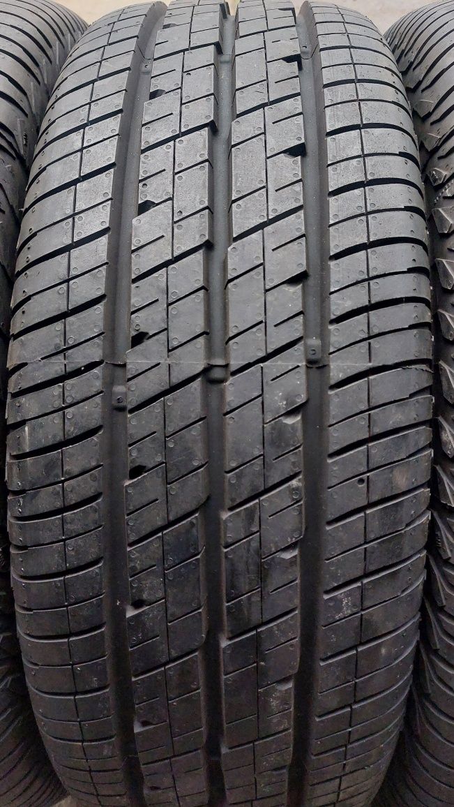 Гуми за Бус 215/65/15 C Continental Vanco2 4 броя