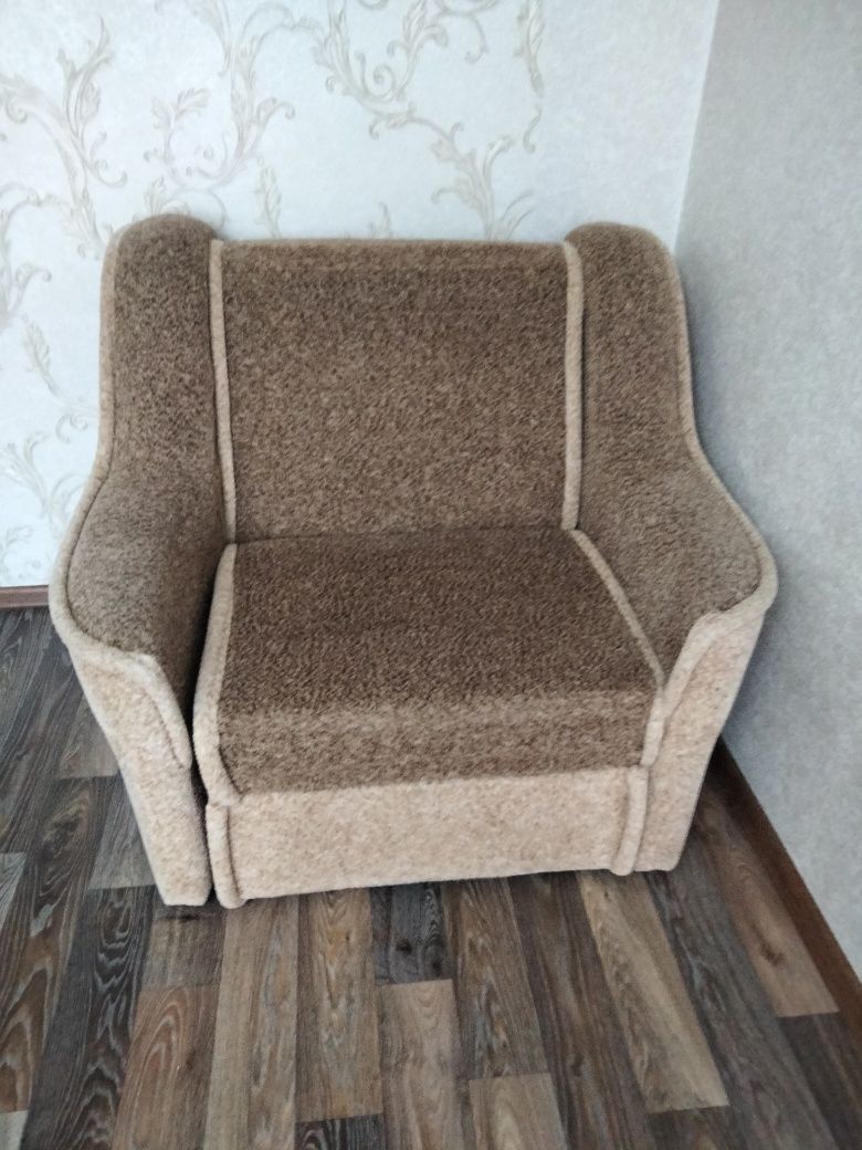 Продам диван и кресло