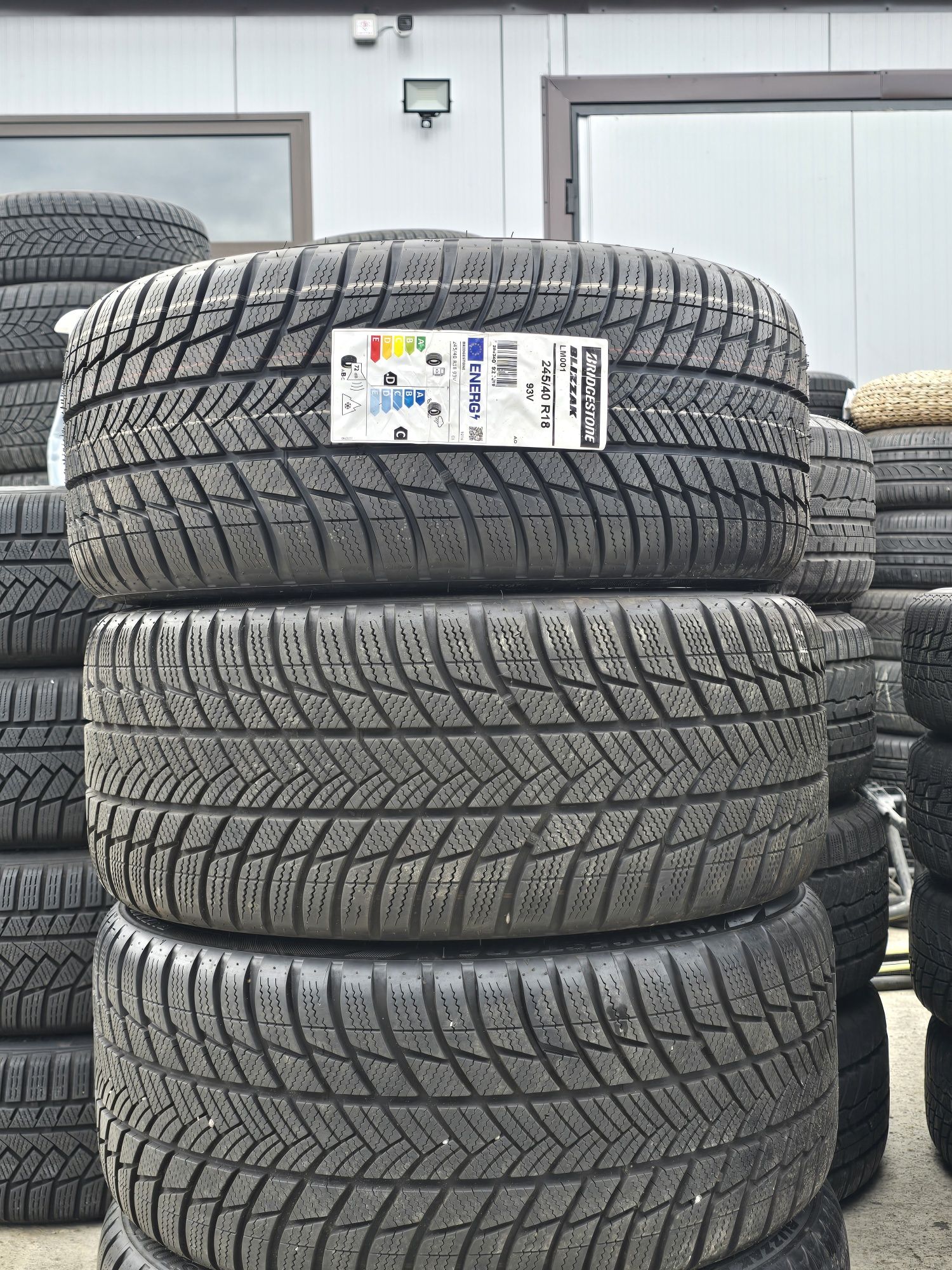 4 Броя 245/40/18 Bridgestone 1x8mm 24dot 3x7mm 20dot