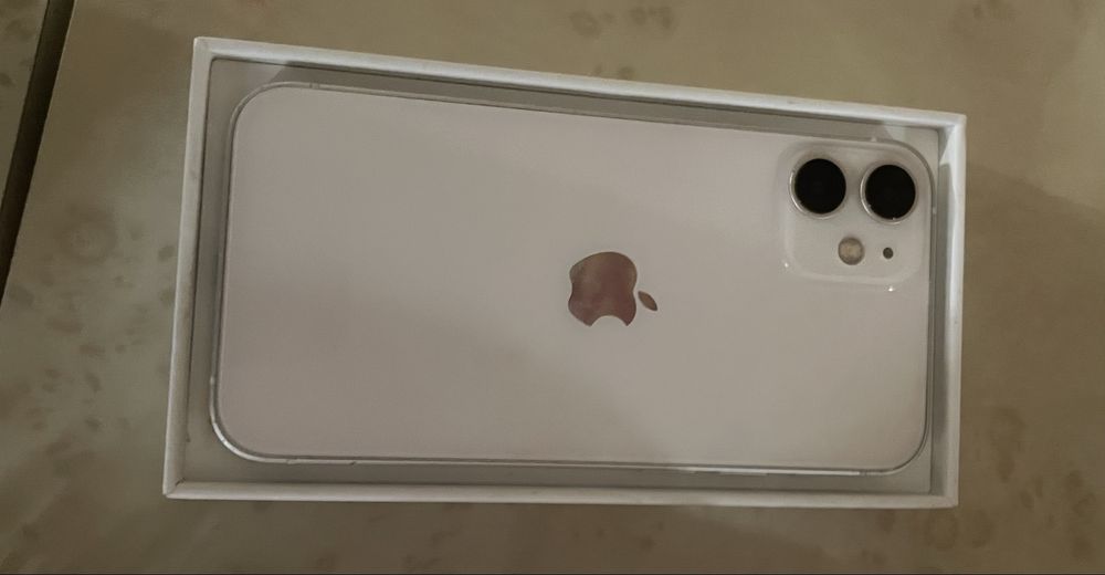 Vand iphone 12 stare noua