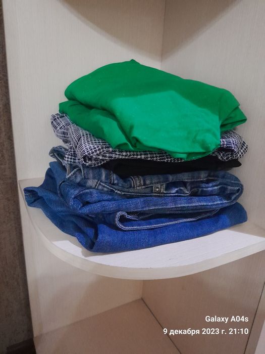 Вещи женские брюки пижама джинсы кофтачки
