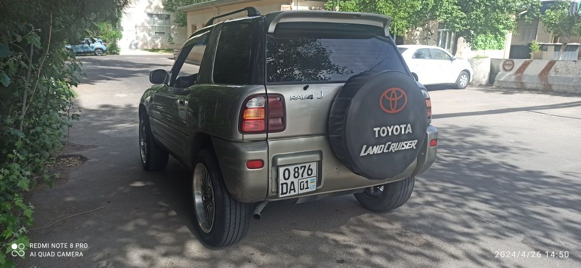 Toyota Rav4 J  2000 yil karatishka.