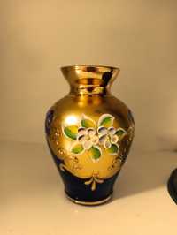 Vaza antica suflată cu aur