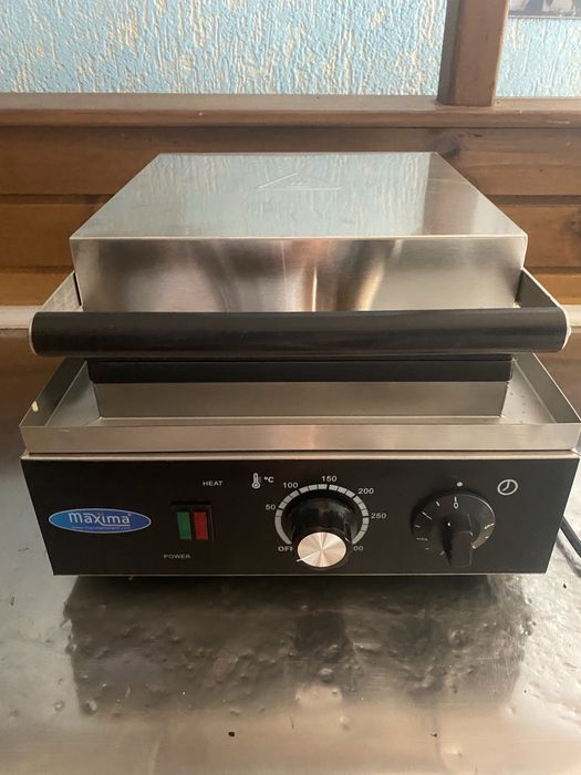 Гофретник за гофрети на клечка (професионален)