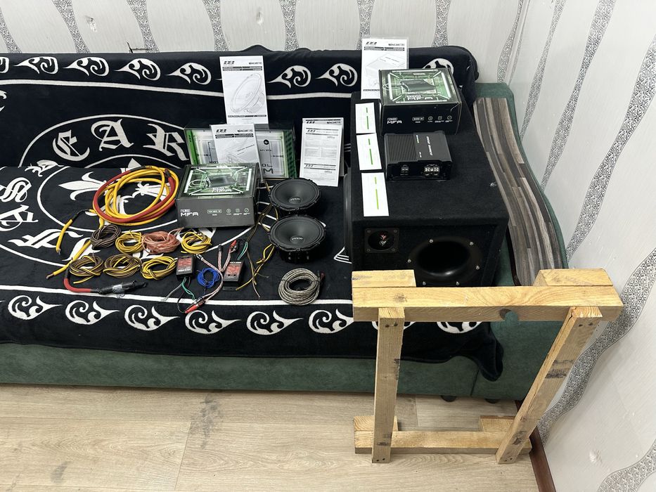 Продам сабвуфер , колонки , усилители !