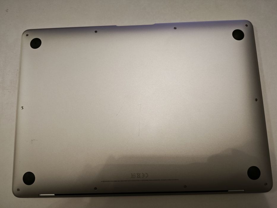MacBook Air 13" 2020 / M1 / 16GB RAM / 256GB SSD
