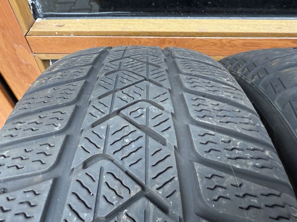 4бр. Отлични Зимни Гуми С Борд 205/60R/16 -PIRELLI- DOT:4423-7.6м+4.6м