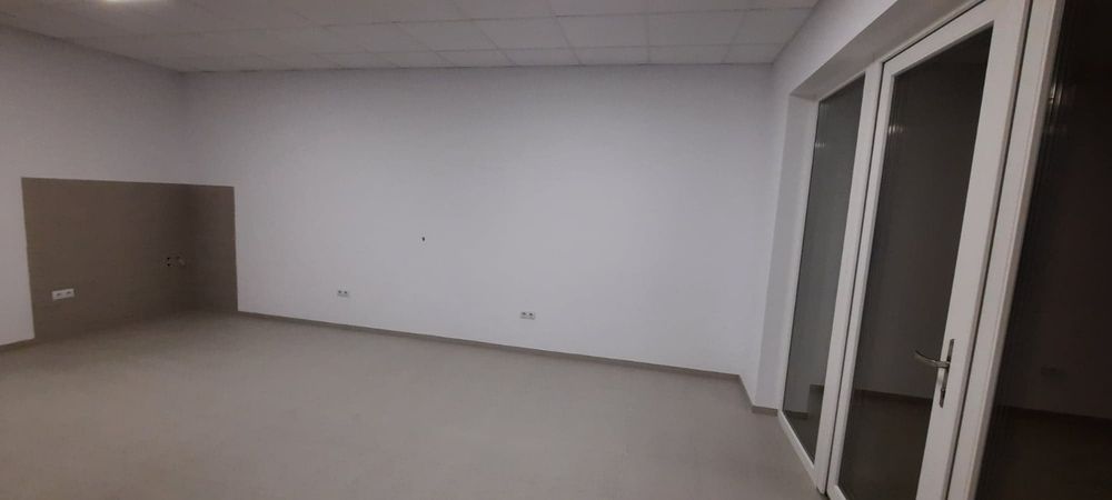 Închiriez spațiu comercial 75 mp