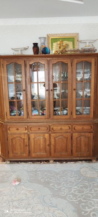 Сервант из дерево