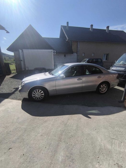 Mercedes E200 Manual