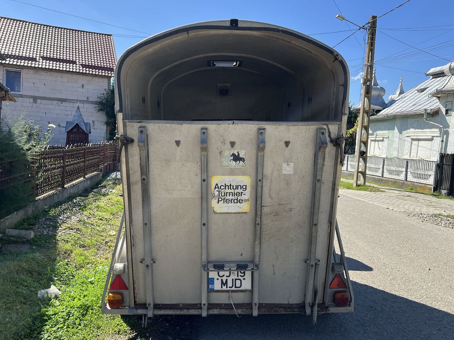 Remorca de 2 cai stare buna