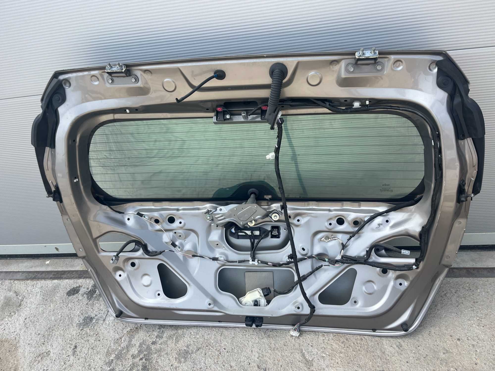 Заден капак за Toyota Auris Hybrid 2012/2016