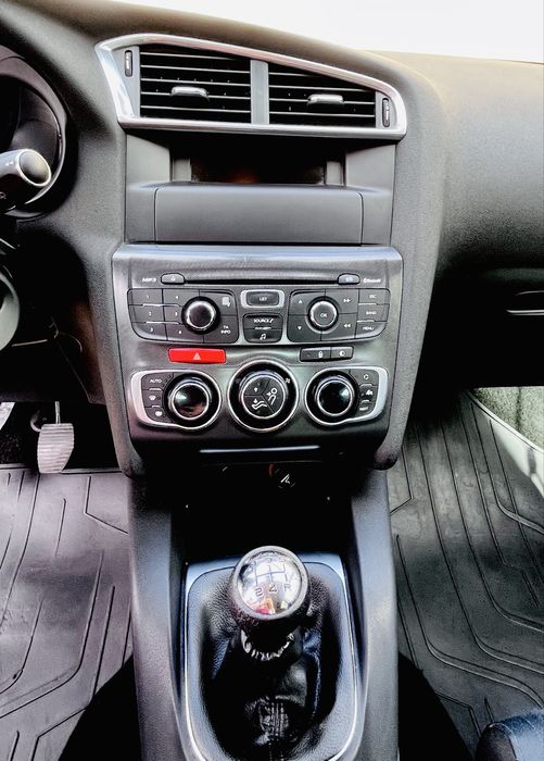 Vând Citroën C4 – 1.6 VTi 120 CP – 84.000 km