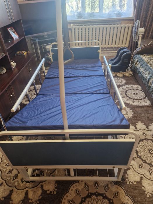 Продам кровать с  электроприводом для лежачих больных б/у