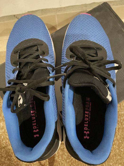 Маратонки за бягане UNDER ARMOR