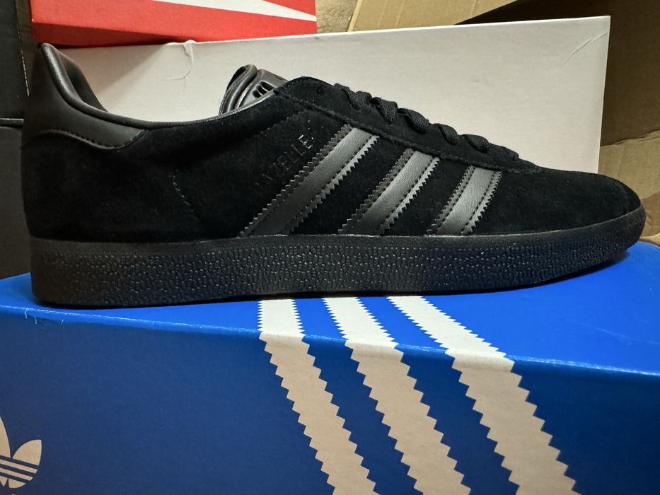 Ново Adidas gazelle