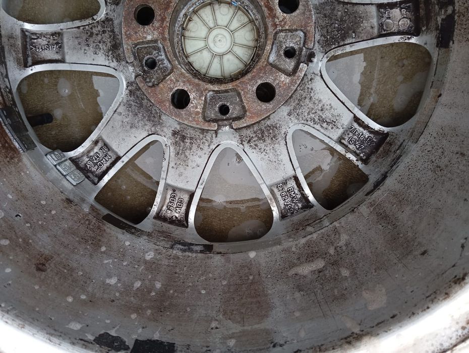 Vând 4 jante BMW 16