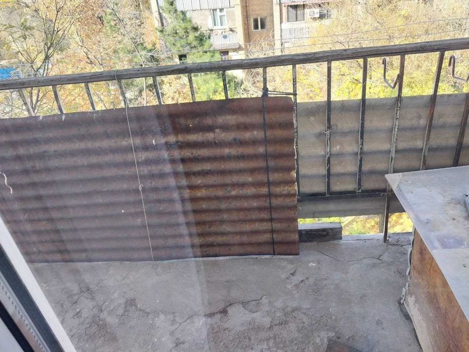 Аренда.  2 к. малогаб 5/5 эт.дома напротив магазина Чимган экобазар