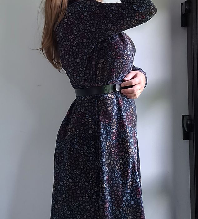 Vând rochie cu flori