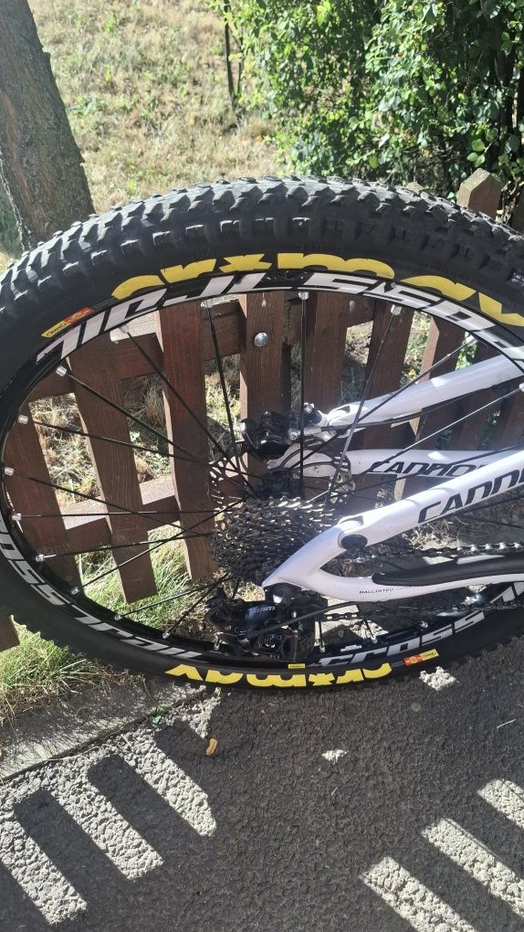 Bicicletă XC cannondale scalpel carbon