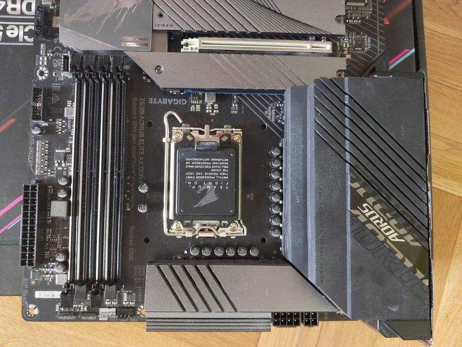 i5 13600KF + Gigabyte Z690 Aorus Elite AX, DDR4