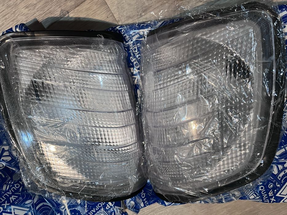 Продам фары мерседес 124