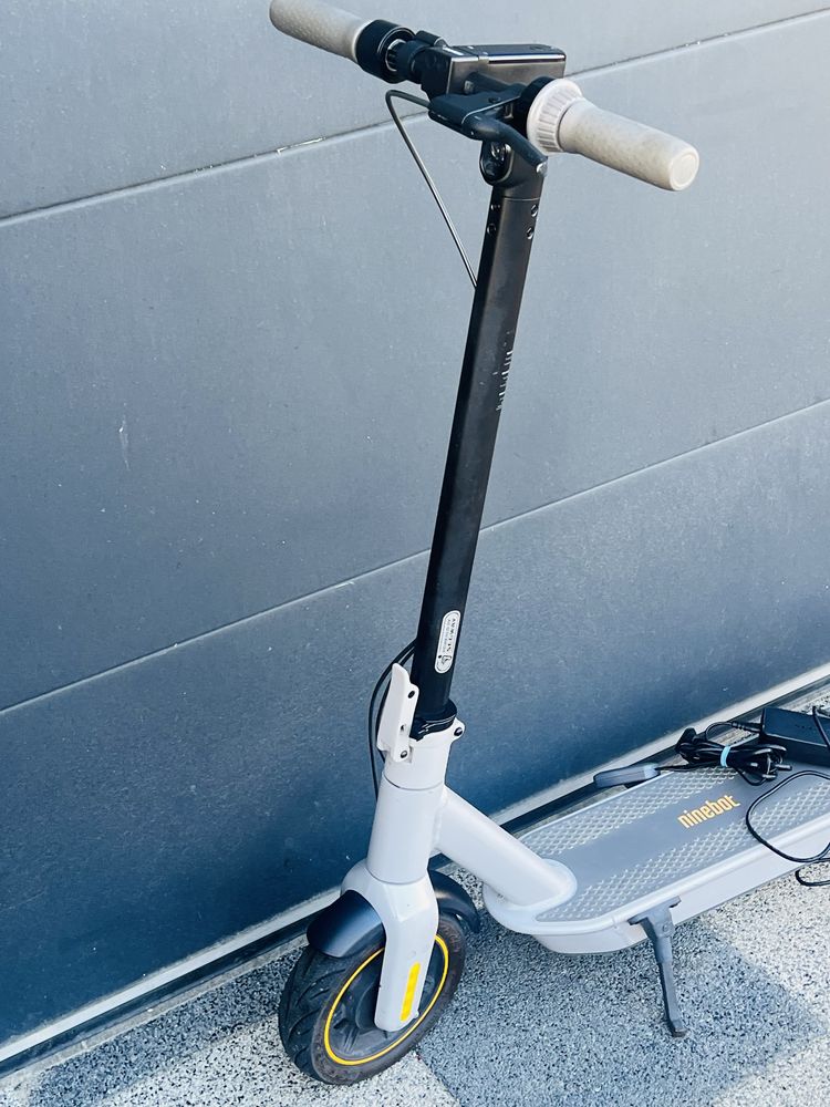 Ninebot KiCK scooter trotineta electrica