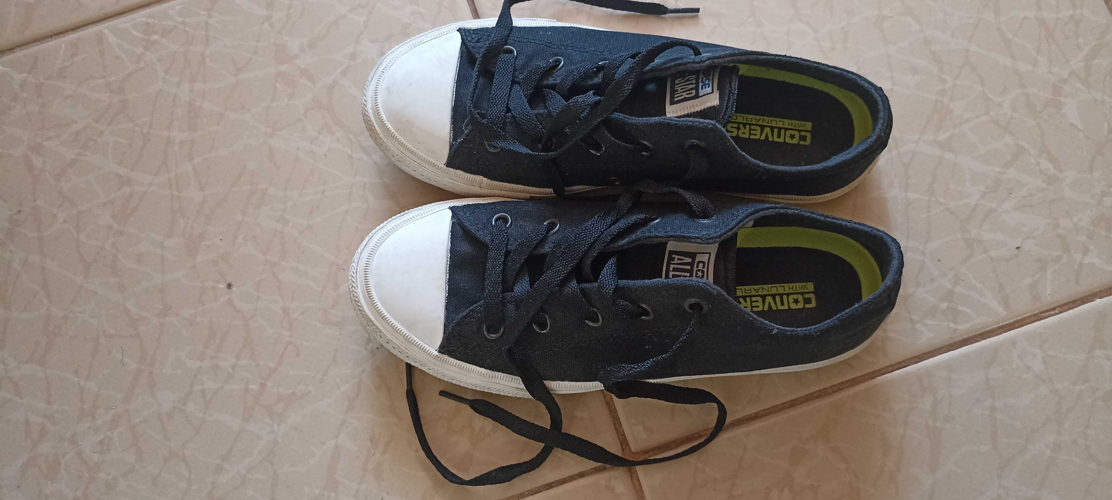 Продавам кецове "Converse"