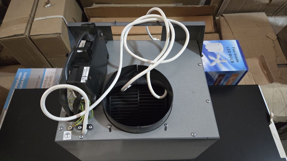 Абсорбатор  CDA EZT90BL 90см