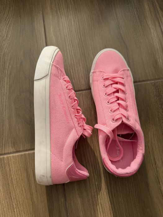 розови обувки juicy couture