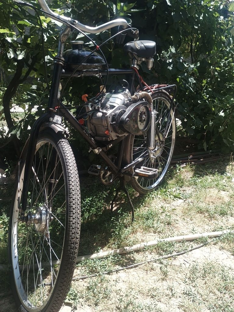 Bicicleta cu motor nou in  4 timpi  viteza 75 _80 max