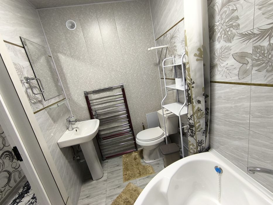 Голубой экран. 1 хоналик уй сотилади