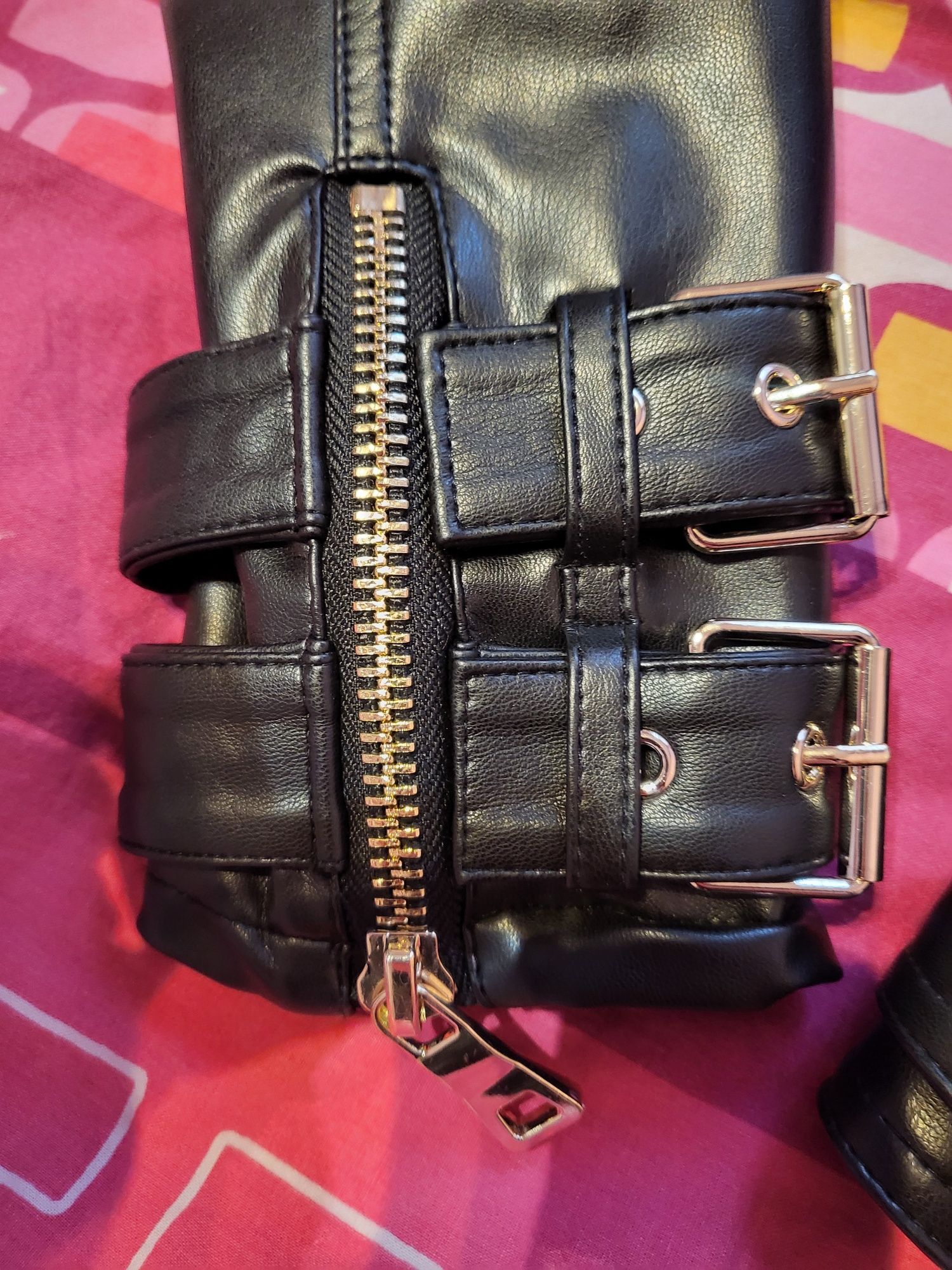Geaca noua piele Guess