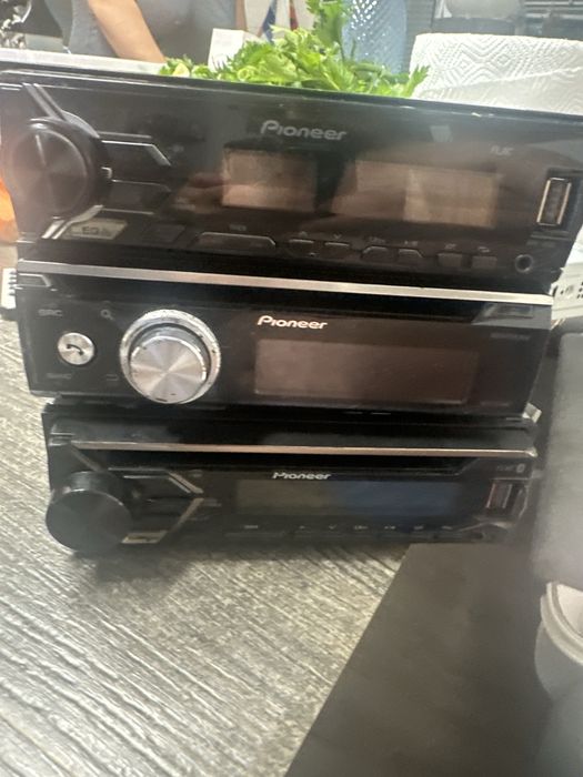 Vând pioneer si telecomenzi