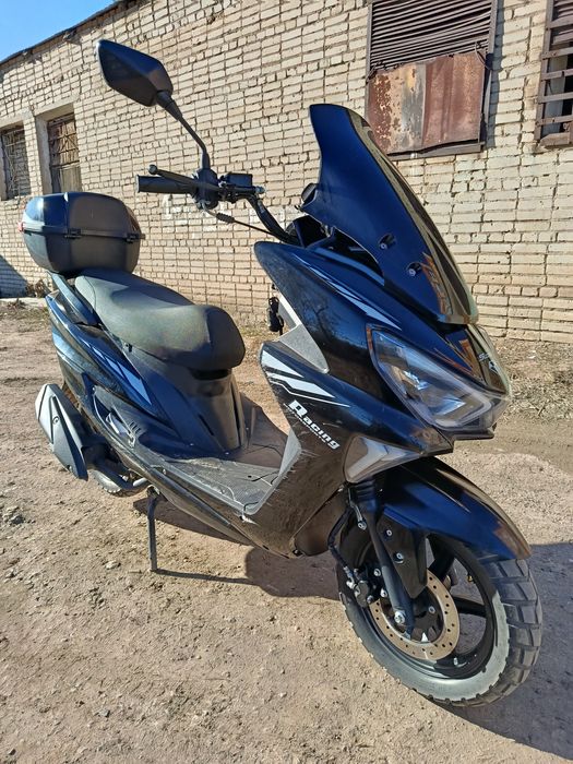 Продам Макси скутер