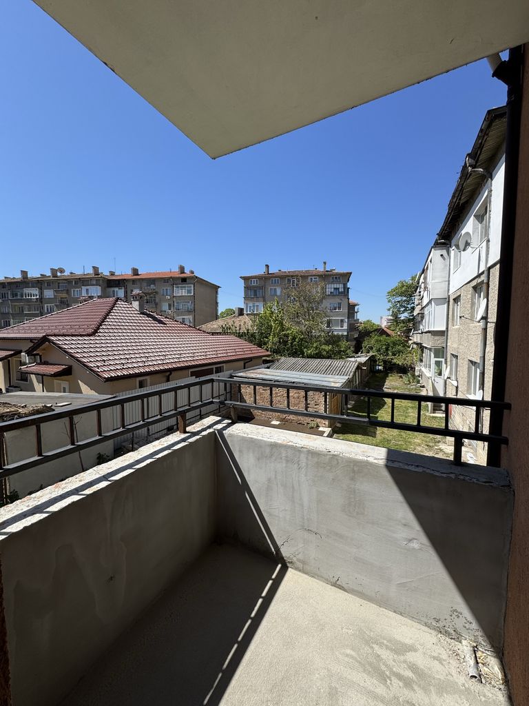 Продава се Двустаен апартамент в Търговище, Център - 66 кв.м за 1082 €/кв.м - Снимка #7