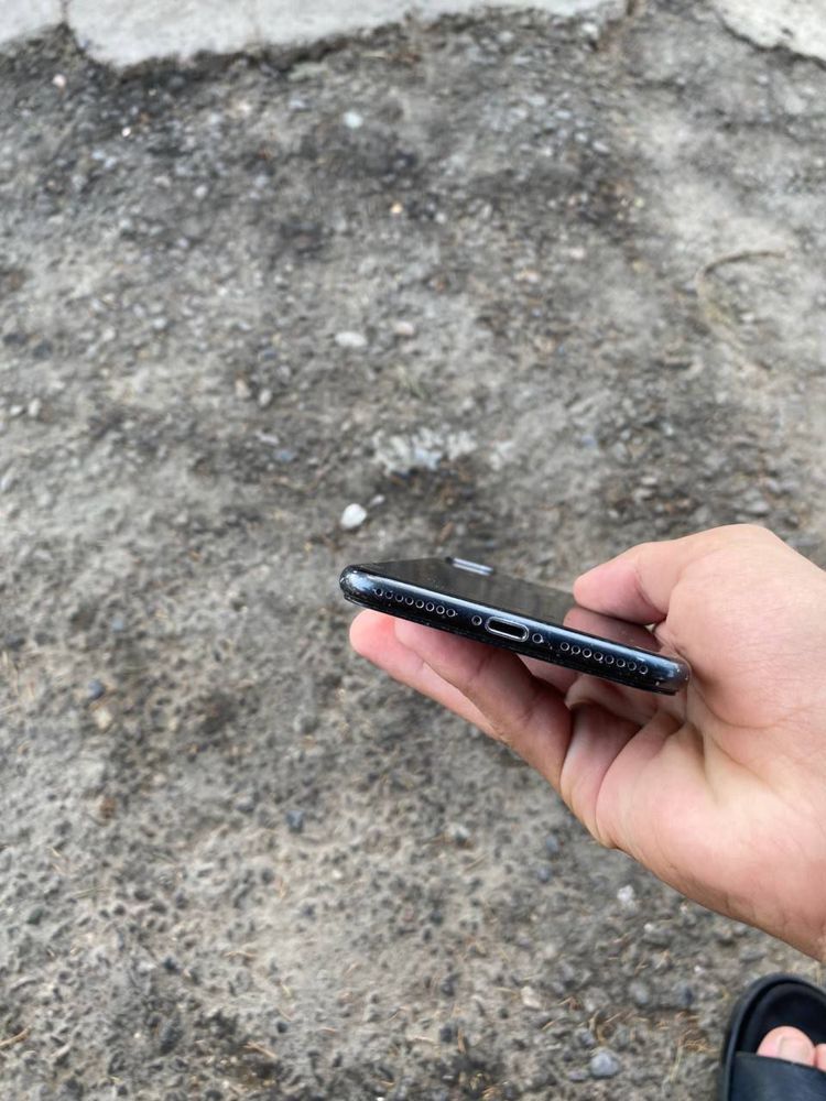Iphone 7 plus qora