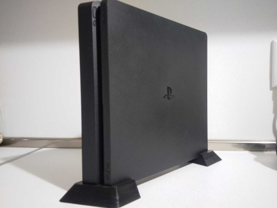 Playstation 4 Slim 1 TB / пълен комплект /