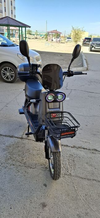 Skuter demansh ujindra