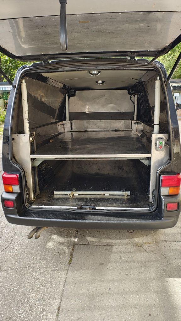 VW T4-катафалка..