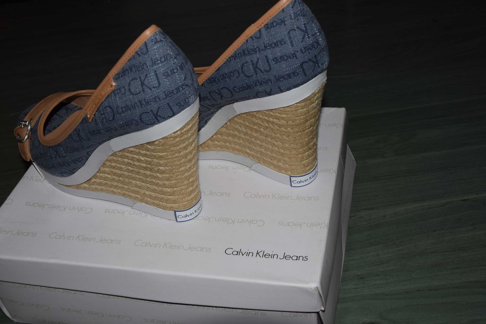 Обувки от плат и кожа НОВИ Calvin Klein